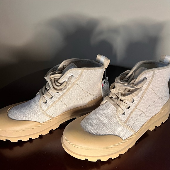 Zara canvas boot with lug sole - Picture 6 of 7